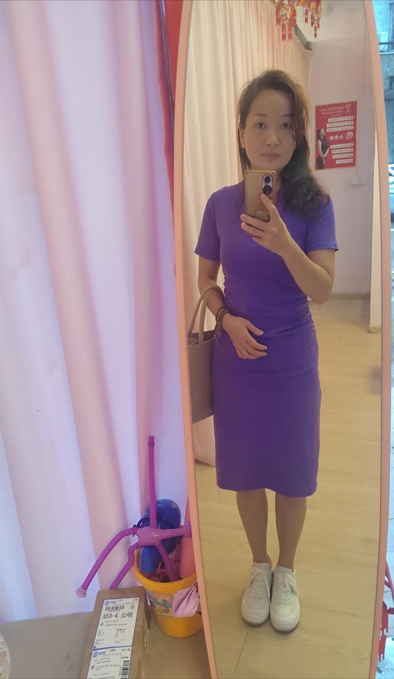 今天去外面洗了一下头发，美容院做了一次护理，排了一下湿气。 不停的不停的有人推销办卡，办卡，办卡。 去年办了不少今年突然-大冲十年退休