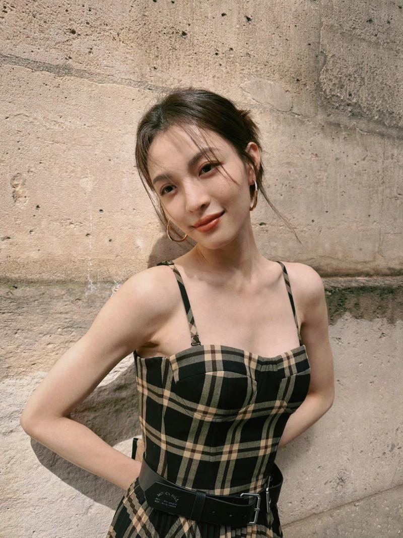 一个客户说，每月挣的也不少，还是不够花。其实除去基本生活开支，房贷车贷，其它贷款利息也在消耗家庭收入。 如果有贷款，且是-大冲十年退休