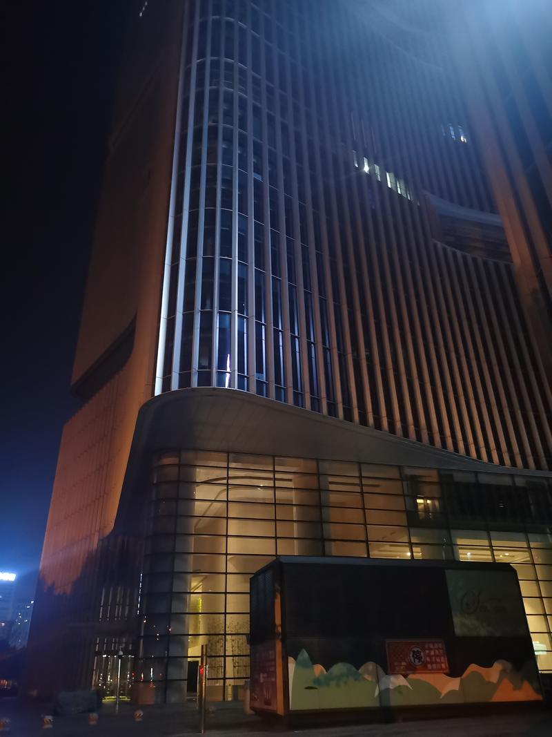 2/365 凌晨4点睡,上午9点起 5个小时的睡眠应该是够了得 趁年轻,再和生活死磕几年 越来越发展,创业到最后拼的就是-大冲十年退休
